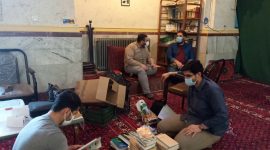 نشست رابطان کمیسیون های تخصصی جلسات قرآن و عترت جوانان انوارالزهرا سلام الله علیها کتاب های اهدایی